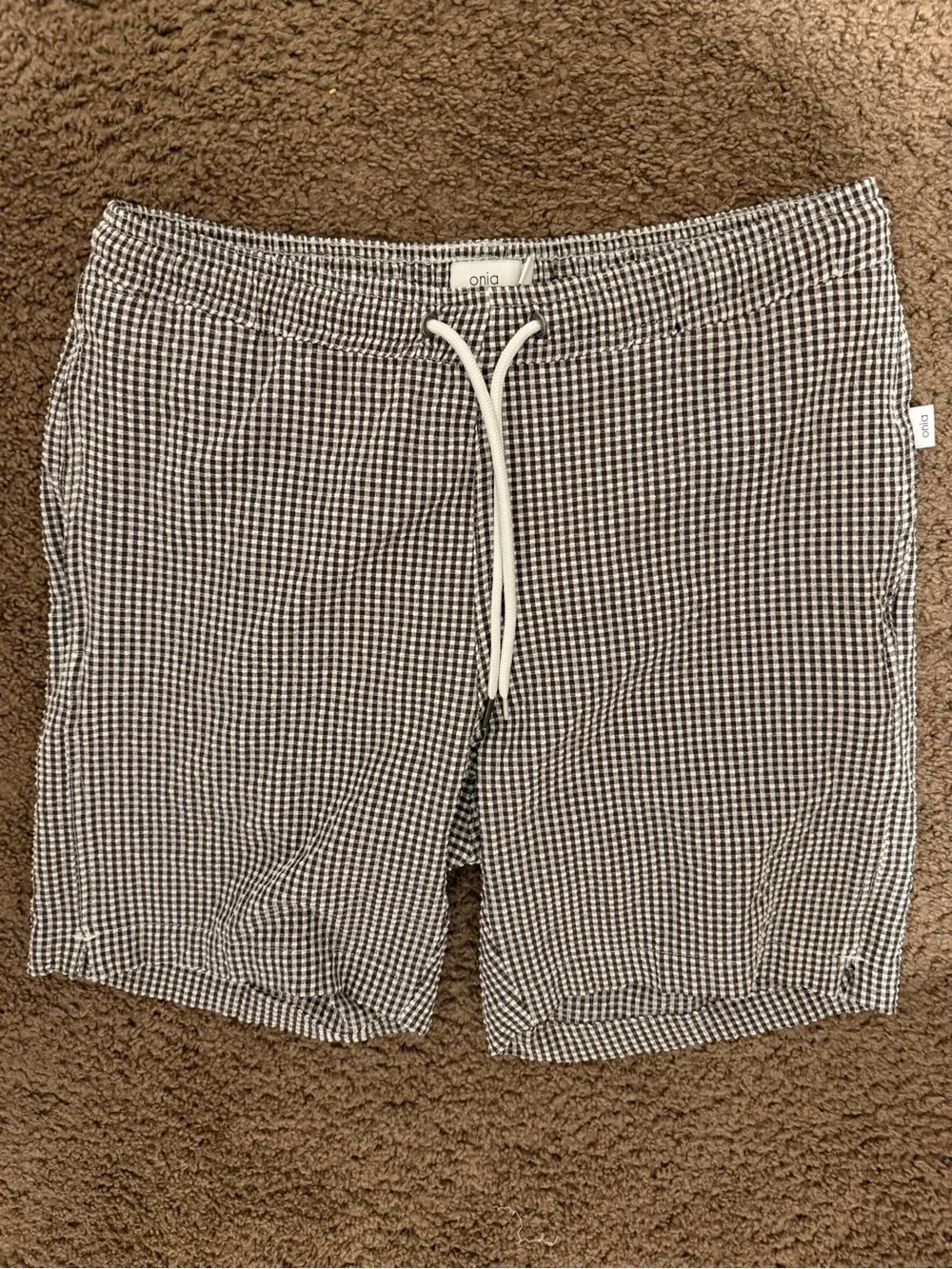 Onia - The Charles - Black & White Seersucker Gingham Drawstring Swim Shorts 🩳
